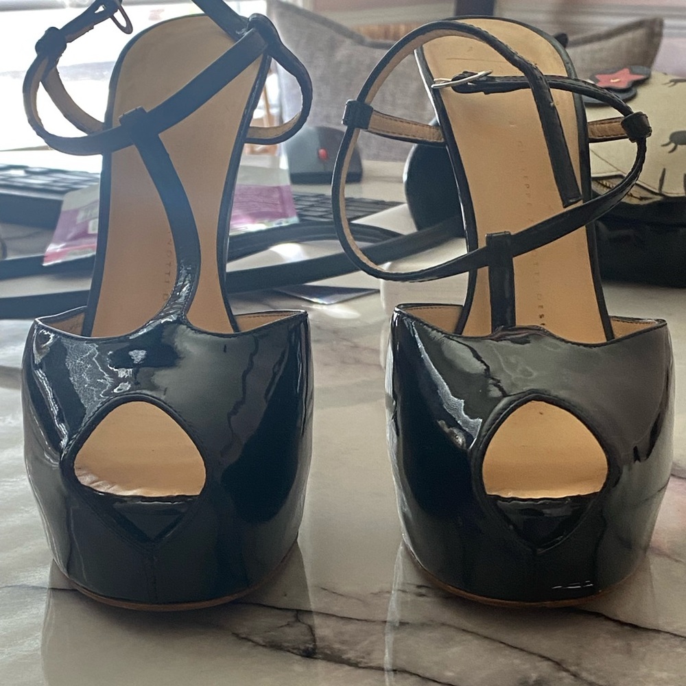 Giuseppe Black Patent Leather T-Strap Platforms Sz 40 (Gently Used) - Picture 6 of 13